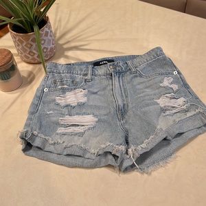 Aeropastle Mom Jean Shorts (Size 4)